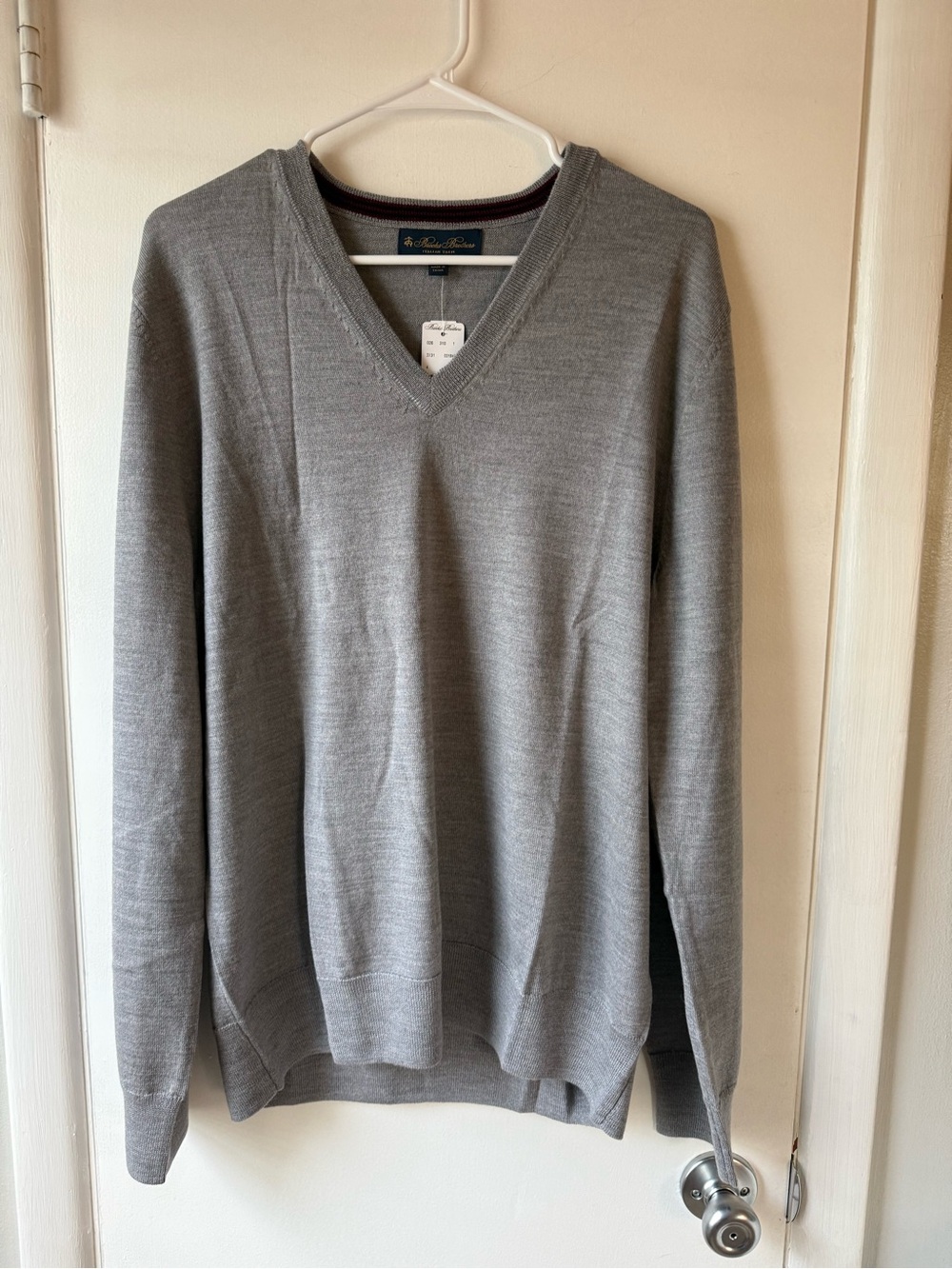 Brooks Brothers Men's Gray V-Neck Italian Sweater - Large
